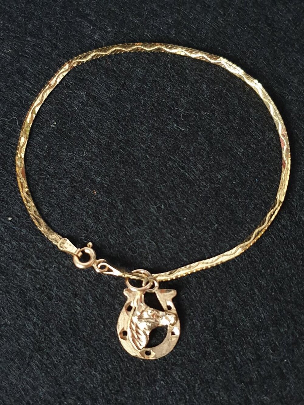 Vintage Italian 10K Solid Gold Horseshoe Charm Herringbone Chain Bracelet